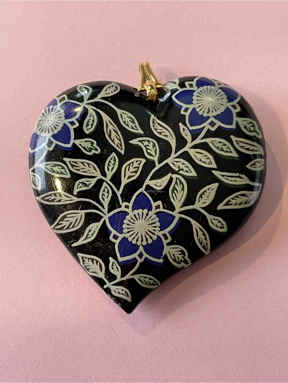 Vintage Large Plastic Heart Pendant #9291